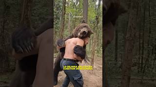 Este hombre comete una locura al enfrentar a este animal. #oso #osos #animalessalvajes #animales