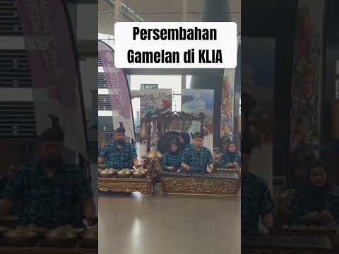 Persembahan Gamelan di KLIA