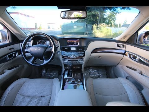 2011 INFINITI M37 with Deluxe Touring Package