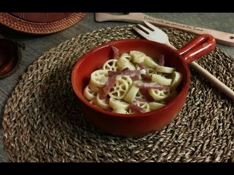 Rotelle con porri e speck "RICETTA SEMPLICE E GUSTOSISSIMA"