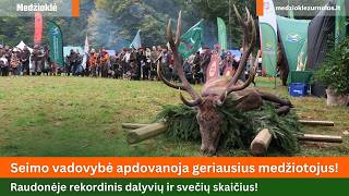 Seimo vadovybė apdovanoja geriausius medžiotojus. Raudoneje rekordinis dalivių ir svečių skaičius!