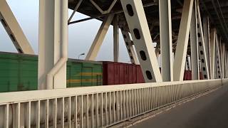 preview picture of video 'Cargo Train at Thang Long Bridge, Hanoi'