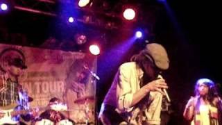 Ziggi Recado - Get Out  Live @ 013 Tilburg