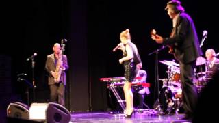 Club des belugas.The road is lonesome