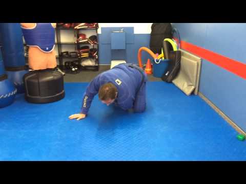 Basic Jiu-Jitsu forward roll