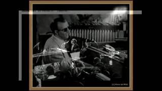 Ike Reeves plays Lullaby of Birdland on the Yamaha EL-90