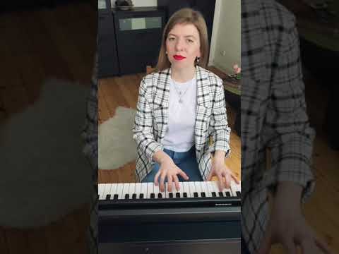 Yuliia Holub „Polkadots And Moonbeams“