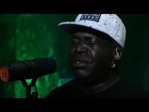 BARRINGTON LEVY  - BLACK ROSES  ( live in Studio)