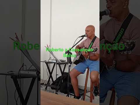 Roberto  cantando a Cansanção Bahia