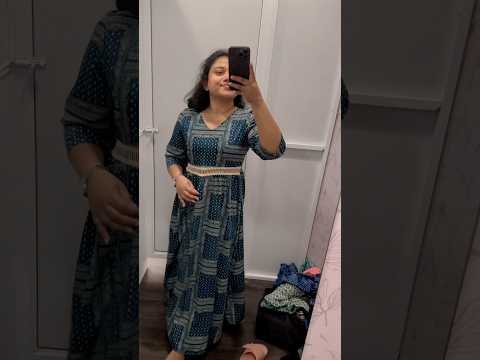 #tiktok #christmas #tiktok #song #happygirl#dress #shortgirlinlongdress🤭👗#Chathu🌸🌸