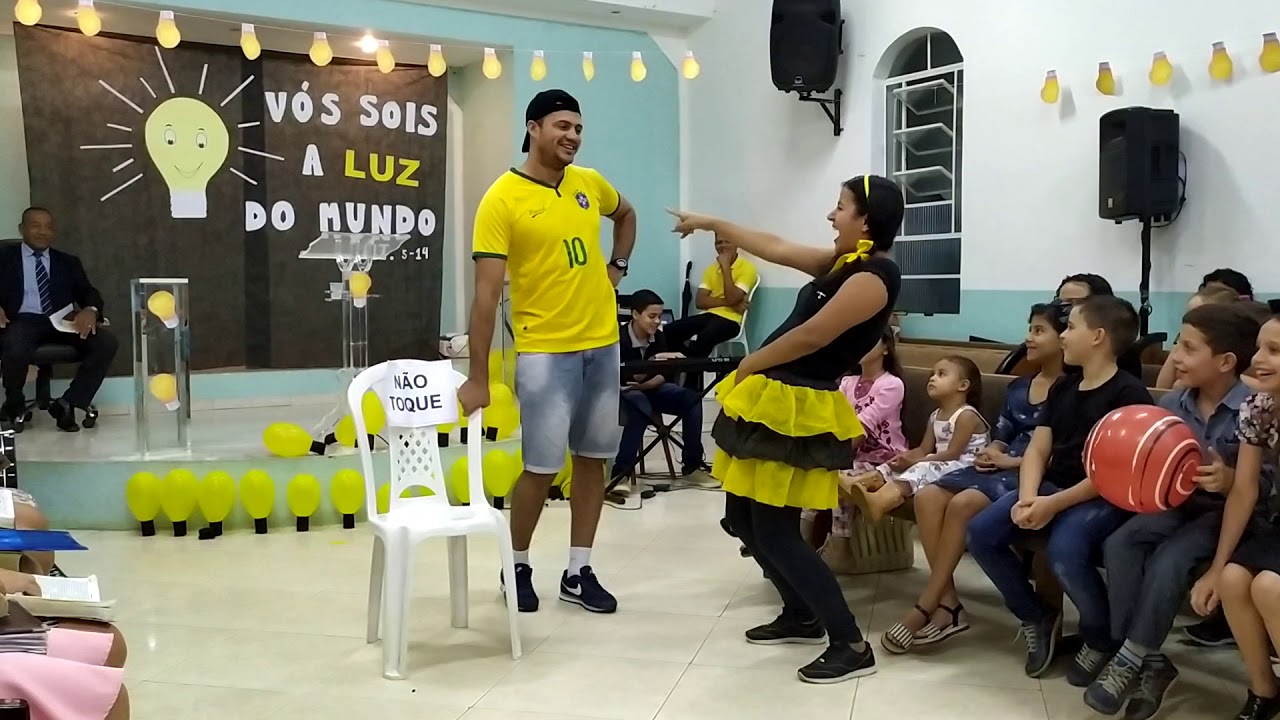 Peça teatral " A cadeira da desobediência"