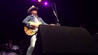 Nothing&#39;s Changed Here - Dwight Yoakam - Georgia Theatre - July 15, 2017