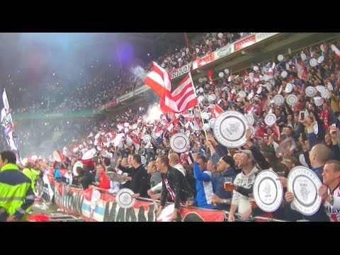 PSV Support: Sfeercompilatie Oost-tribune : PSV - SC Heerenveen : 18/4/2015 : Kampioen