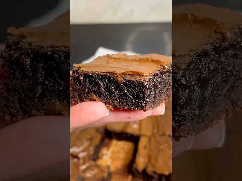 BROWNIE mais fácil e barato do mundo, com apenas 5 ingredientes 😱 #fy #receitas #bolos #brownie