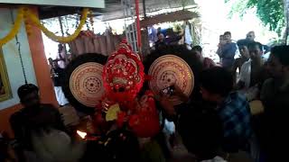 preview picture of video 'Theyyam vishnumurthi mukgathezhuth purappadu'