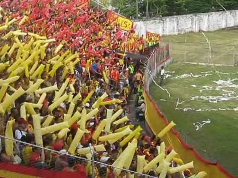 "Salida del Pereira en Tulua" Barra: Lobo Sur &bull; Club: Pereira &bull; País: Colombia