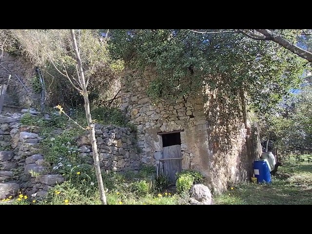 Rustico in Loc. Zanego con terreno e vista mare