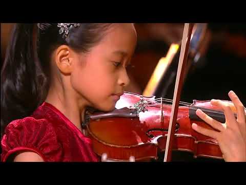 Himari Yoshimura (8 years old) 吉村妃鞠 - Paganini: Violin Concerto No.1 - 1st movement [2019]