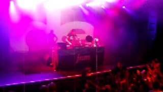 Deadmau5 - Vanishing Point at The Forum, Sydney 20-02-2009 (good view and high quality)
