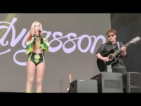Saga Ludvigsson - Think Of You (School's Out, Söderhamn, 10.06.2025)