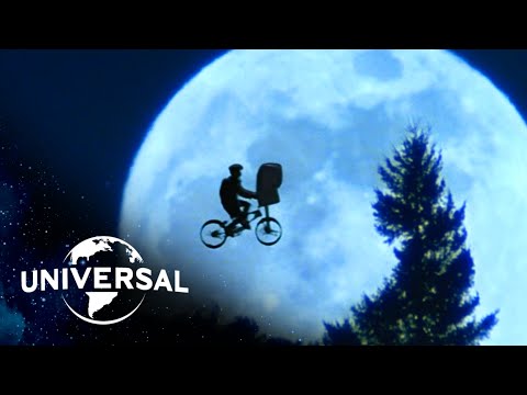 E.T. the Extra-Terrestrial | Flying Bike Rides