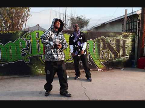 Shake my-Three Six Mafia ft. Kalenna