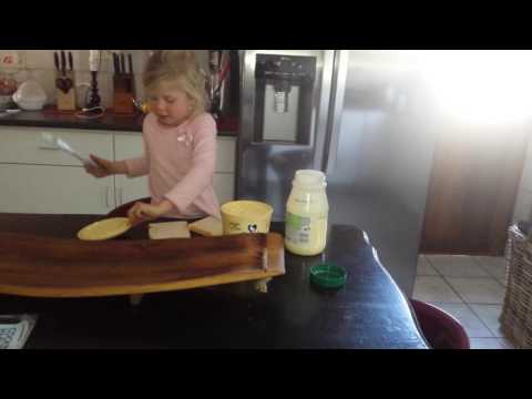 Food Market - How to make a Mayonaise samwichie - by a 5 year old