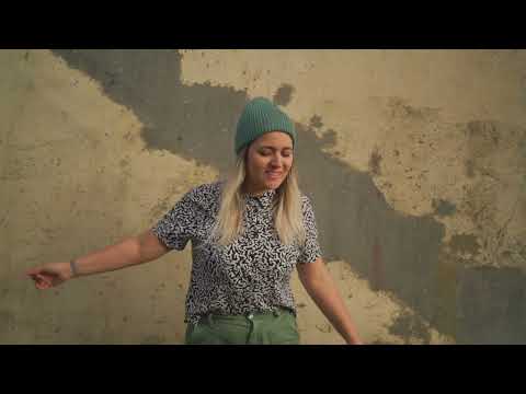 Inês Loubet  - Sab Sabim feat. Peu Meurray [OFFICIAL VIDEO]