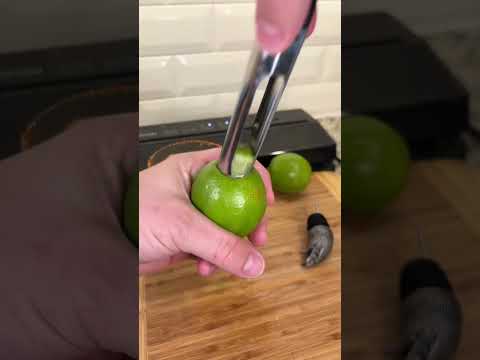Wie man eine Limette entsaftet #shorts