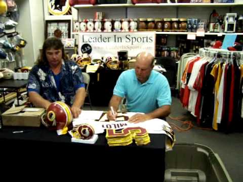 download lagu mp3 mp4 Washington Redskins Autograph Signings, download lagu Washington Redskins Autograph Signings gratis, unduh video klip Washington Redskins Autograph Signings