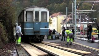 preview picture of video 'Birsigtalbahn: Ablad des B52 in Flüh am 31. Okt. 2012 in 8 facher Geschwindigkeit'