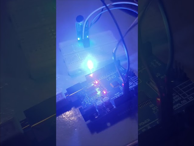 Vídeo relacionado con Heevhas 3PCS Alta sensibilidad interruptor de control de sonido Sensor de detección de voz Módulo de sensor de sonido del micrófono 3,3 V-5 V kit de bricolaje