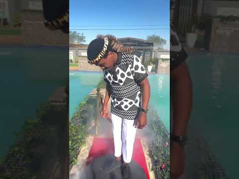 Mgojeli ft Mjolisi -isimo sasekhaya