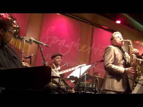 Ricky Lawson and Will Donato perform Merry Little Christmas Live at Spaghettinis