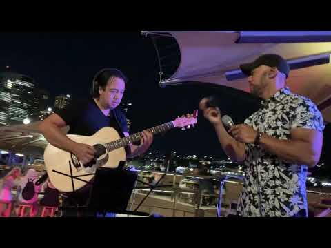 SHAPE OF YOU - short solo  Acoustic Vibez @ Opera Bar Sydney  Our Guitar Teacher Jeff in action