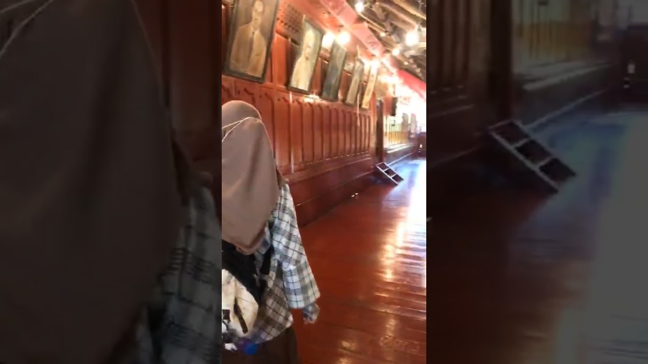 Tampak dalam Rumoh Aceh (Rumah Adat Aceh)