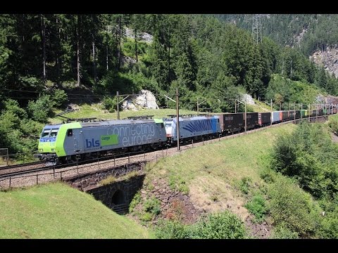 Bahnverkehr in Wassen - Gotthard 08/2015 (6)