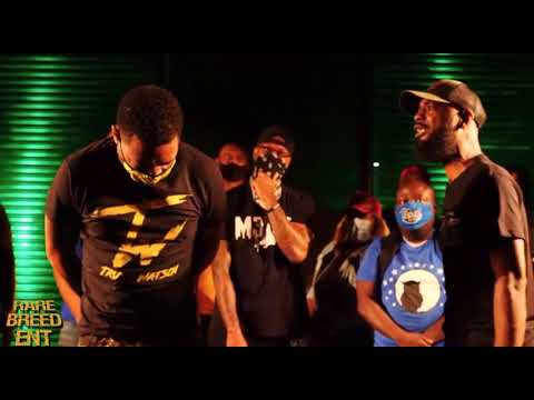 Floss Da Boss forgets his bars & chokes then tries to start again when his opponent starts to rap