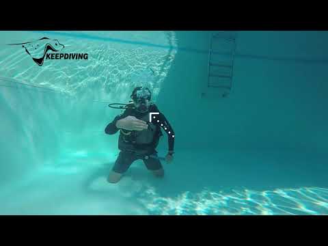 how demonstrate Regulator recovery in padi open water diving course