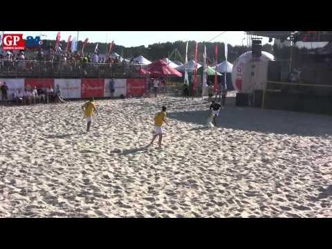 Ustka. Beeach soccer. Mistrzostwa Polski. Vacu Activ Słupsk - Zdrowie Garwolin 3:6