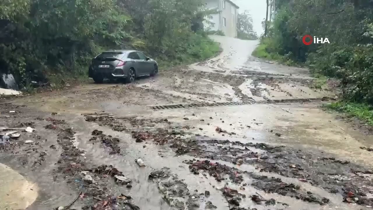 Zonguldak'ta peş peşe heyelanlar! Ekipler alarma geçti