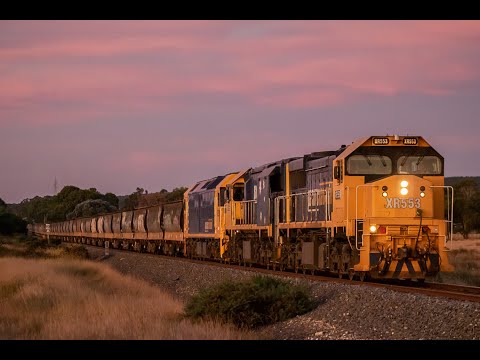 XR553, XR555 and G529 Work 9148 through Ballarat in the last few minutes of light- 30/1/23