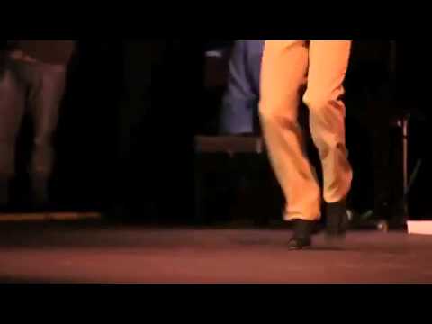 Eduardo Guerrero - La Dama del Poncho Rojo