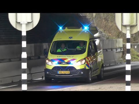 [Primeur] A1, C. Miesen Ford Transit Ambulance 12-634 Broeder de Vries naar het Tergooi Blaricum