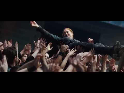 Divergent trailer frame of train-jumping that matches the soundtrack’s percussive aesthetic