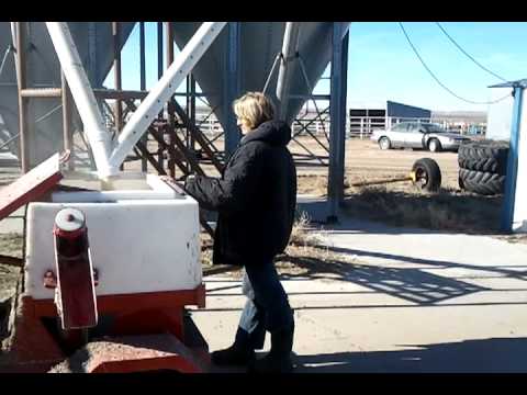 The Applegate Feed Train ATV Feeder 2