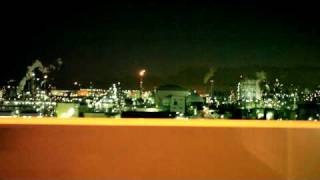 preview picture of video 'K6 KAWASAKI Insdutrial Area in Japan with Canon EOS5D mark2 ６号川崎線の工場地帯夜景'