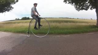 Penny Farthing - Hochrad fahren. Per Olof Kippel auf seinen 