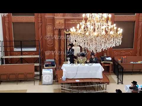 Viznitz Montreal Rebbe Addressing The Older Grades Of The Talmud Torah At Their Chanukah party 5781