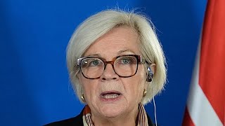 La ministra francesa de Defensa pide al país que se prepare para "cualquier confrontación" con Rusia